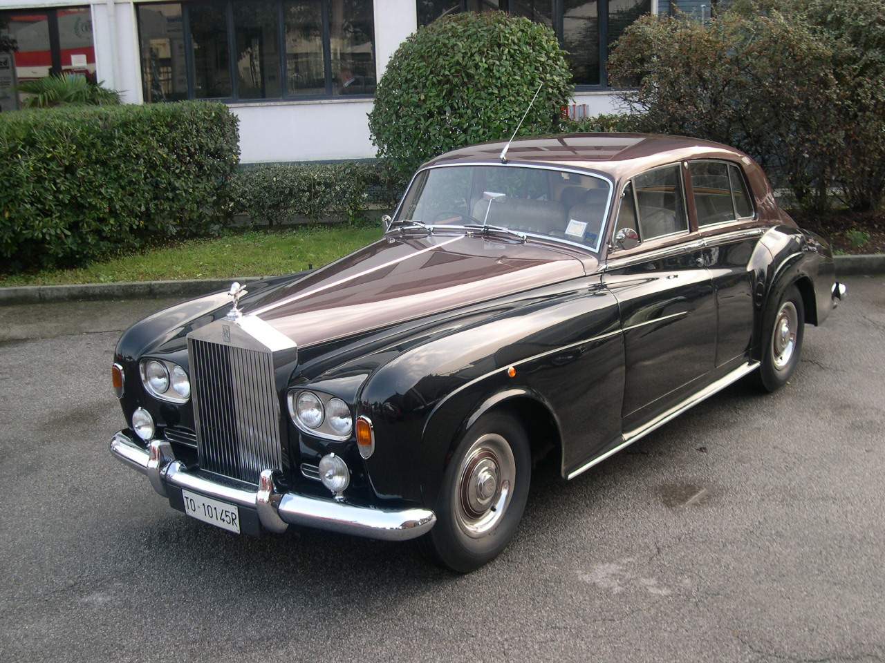 Rolls-Royce Silver Новые и бу Rolls-Royce - Rolls-Royce Silver. Rolls-Royce.