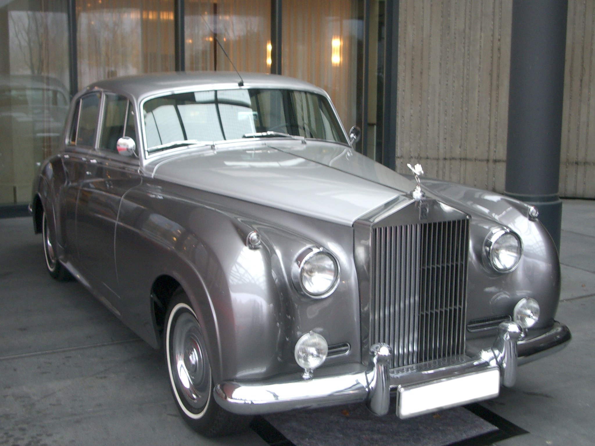 Rolls-Royce Silver Авто б/у Rolls-Royce Silver.