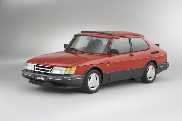 SAAB 900 Запчасти Б/У для SAAB 9-5,9000: SAAB 900. Все о Saab 900.