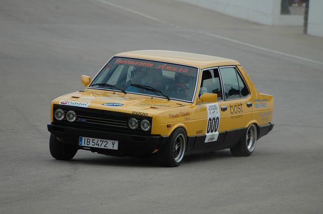 Seat 131 Автомобили и цены: Seat - Seat 131.