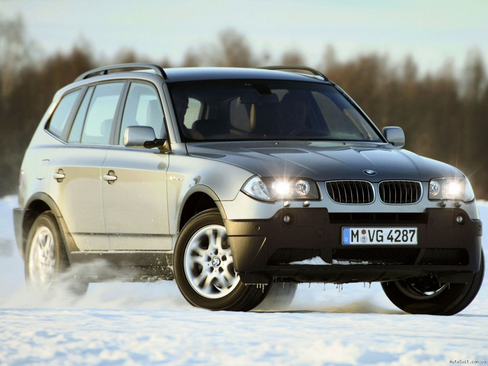 BMW X3 Московский Автосалон 2010 - BMW X3.