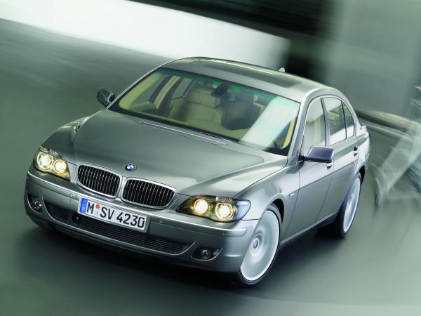 BMW 750 Подбор нового автомобиля: BMW 750.