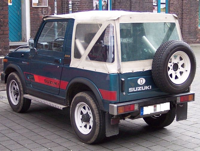 Suzuki SJ Тест-драйв BMW 750Li: Suzuki SJ. Автомобили Suzuki в Москве.