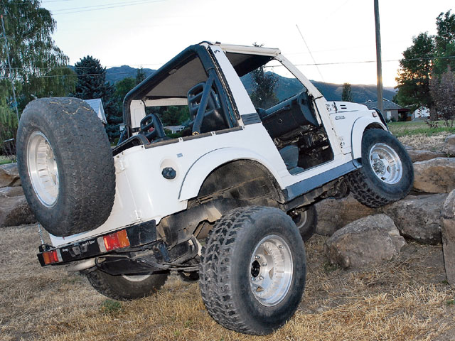 Suzuki Samurai Подбор нового автомобиля - Suzuki Samurai. Автомобили Suzuki в Москве.