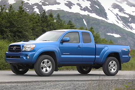 Toyota Tacoma Toyota Tundra 2010 OFF ROAD video: Toyota Tacoma.