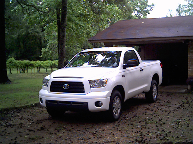 Toyota Tundra Тест-драйв Toyota Prius Hybrid - Toyota Tundra.