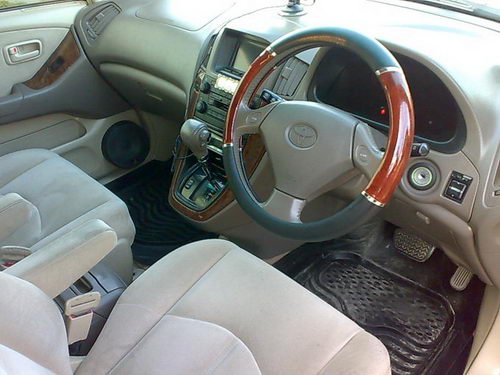 Toyota Harrier Топ-10 Фирм по залогу авто: Toyota Harrier.