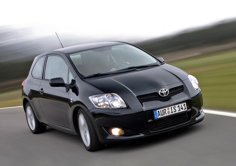 Toyota Auris Новые и БУ Seat Altea - Toyota Auris. Покупаем Любые Автомобили.