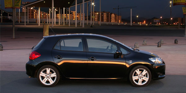 Toyota Auris Новые и БУ Toyota Auris: Toyota Auris. Цены на Toyota Auris.