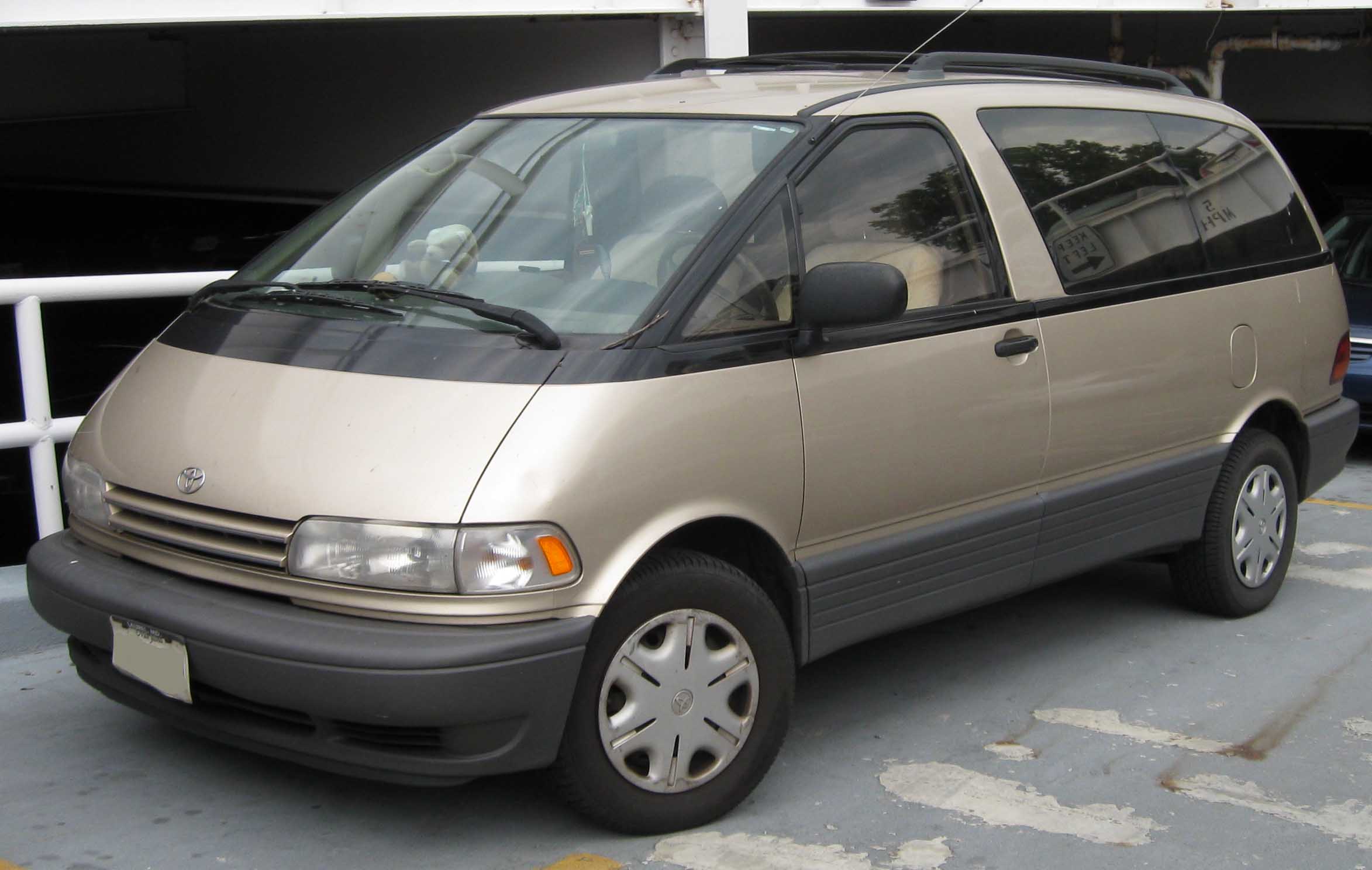 Toyota Previa Toyota Previa в Москве: Toyota Previa. Автомобили Toyota.