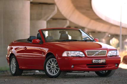 Volvo C70 Convertible Volvo S80: новогоднее предложение - Volvo C70 Convertible. Тест-драйв Toyota RAV4 2,4.