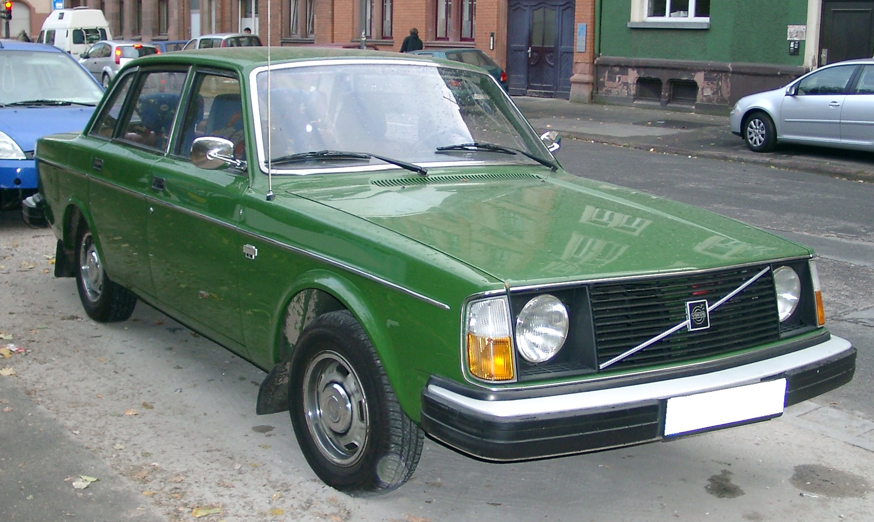 Volvo 244 Тест-драйв Alfa Romeo MiTo - Volvo 244. Фотографии автомобилей.