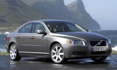 Volvo S80 Тест-драйв Hyundai Grandeur - Volvo S80. Volvo - экономия до 500 000 р.